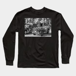 World War 2 military jeep on display Long Sleeve T-Shirt